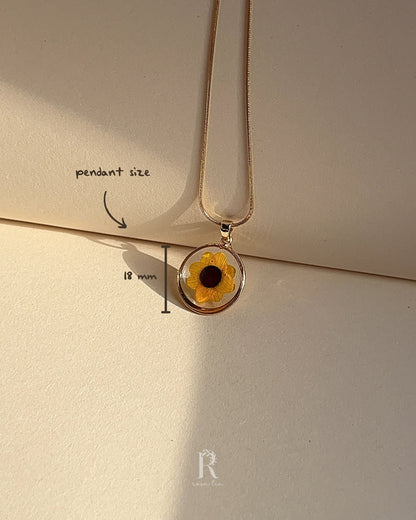 Solana - Made With Dried Sunflower Petals - Resin Necklace by Rosa Lia