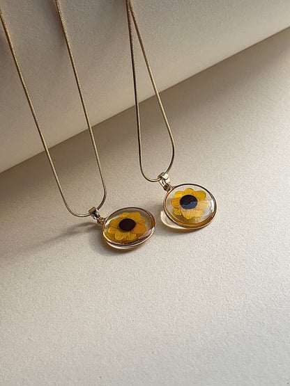 Solana - Made With Dried Sunflower Petals - Resin Necklace by Rosa Lia