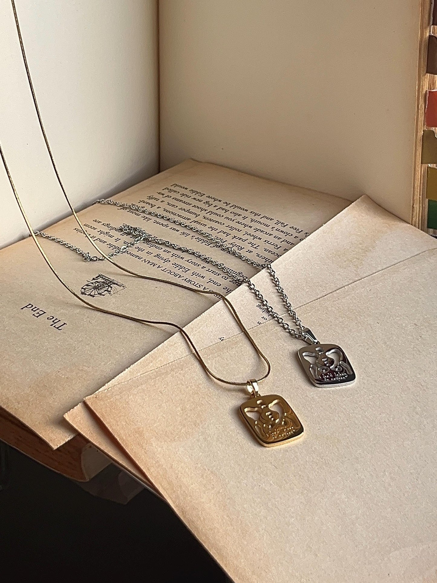 I Don’t Belong To Anyone | Pelvic Bone Stainless Steel Necklace | David Lyrics